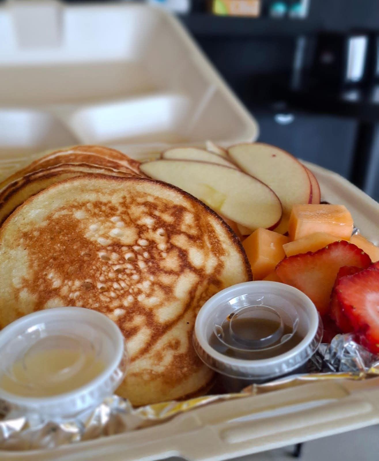 Hot Cakes Naturales con Fruta